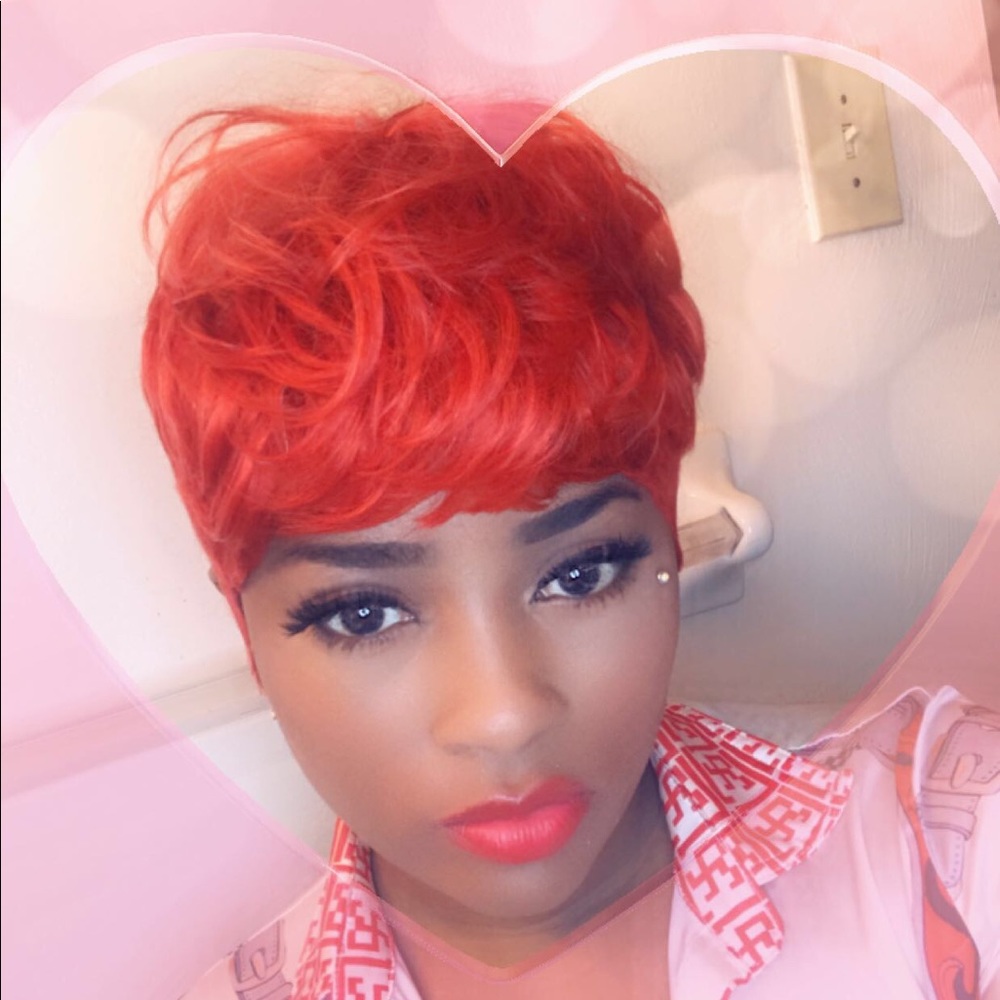 Red wig - Picture 2 of 2